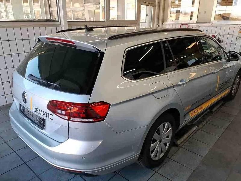 Gebraucht VW Passat Business 150 PS (110 kW) 2020 Reflexsilber metallic Kombi