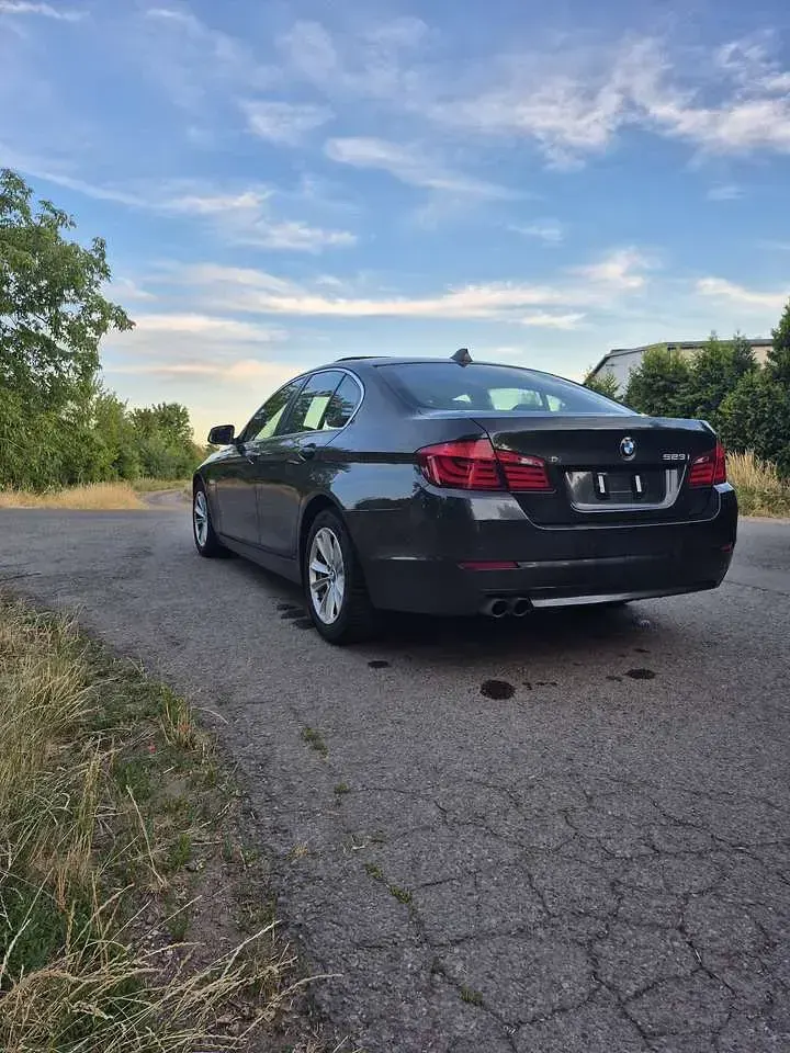 Gebraucht BMW 523 Luxury Line 204 PS (150 kW) 2010 Schwarz Limousine