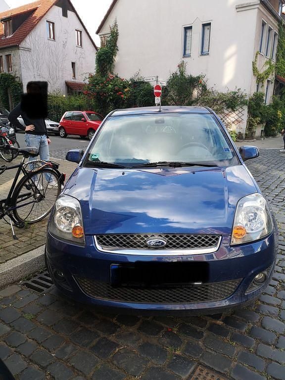 Blau Gebraucht 2006 Ford Fiesta Ghia Kleinwagen | 1.200 € (Guter Preis) - Bild 1/2