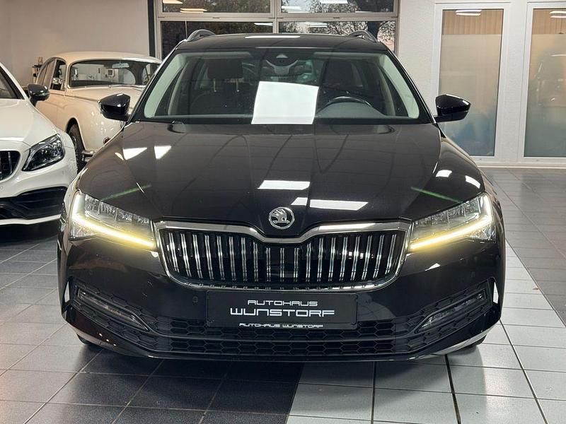 Gebraucht Skoda Superb Ambition 200 PS (147 kW) 2022 Schwarz Kombi