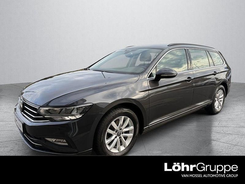 Grau Gebraucht 2021 VW Passat Business Kombi | 18.580 € (Fairer Preis) - Bild 1/4