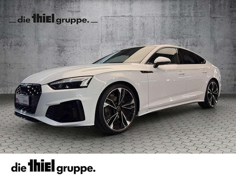 Weiß Gebraucht 2023 Audi A5 Sportback Competition Kleinwagen | 31.490 € (Superpreis) - Bild 1/4