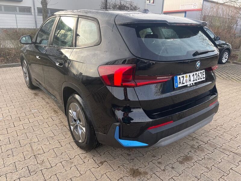 Gebraucht BMW iX1 230 kW (313 PS) 2024 Schwarz SUV