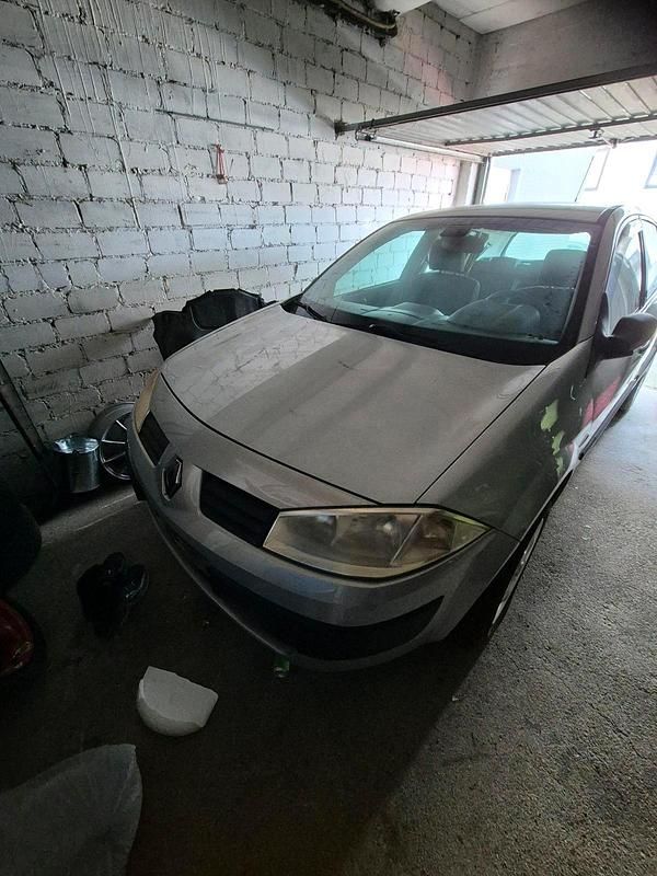 Gebraucht Renault Mégane II 82 PS (60 kW) 2002 Grün Limousine