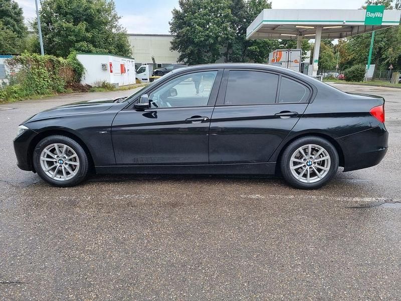 Schwarz Gebraucht 2014 BMW 316 Sport Line Limousine | 7.200 € (Superpreis) - Bild 1/4
