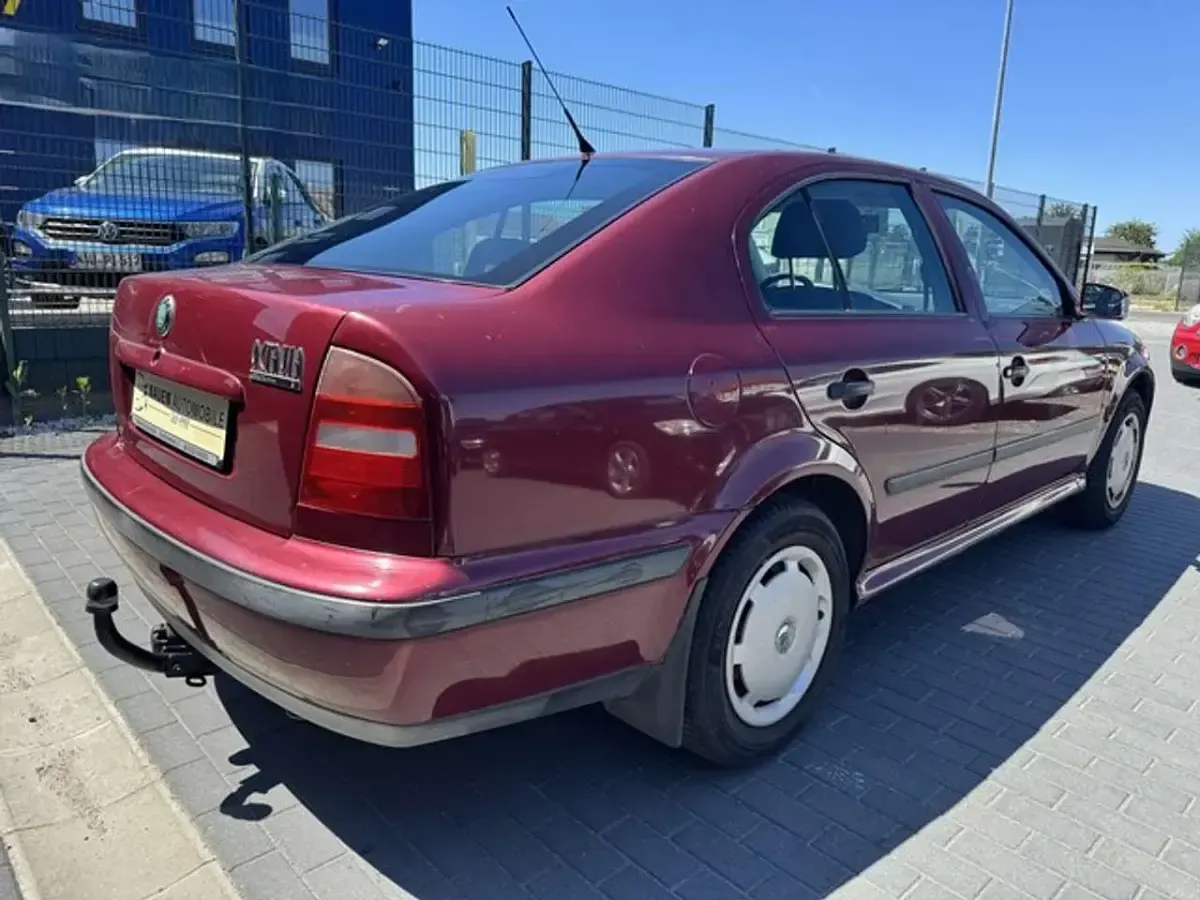 Gebraucht Skoda Octavia 101 PS (74 kW) 1999 Rot Limousine
