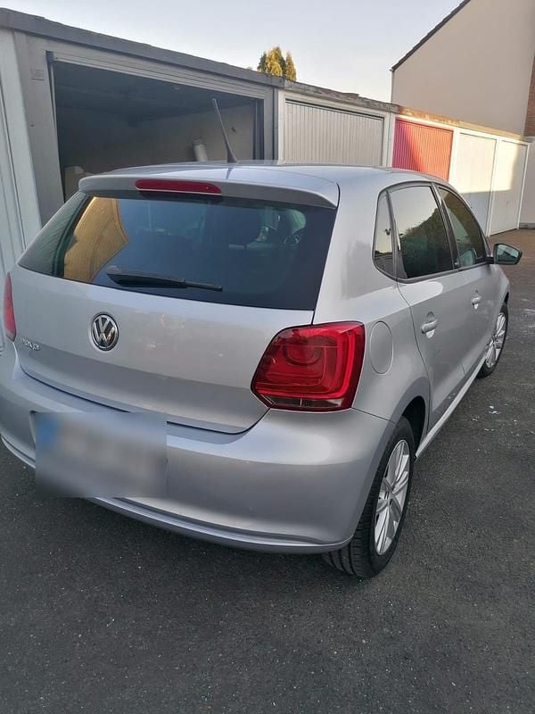 Second-hand VW Polo 69 CP (50 kW) 2012 Argintiu Hatchback