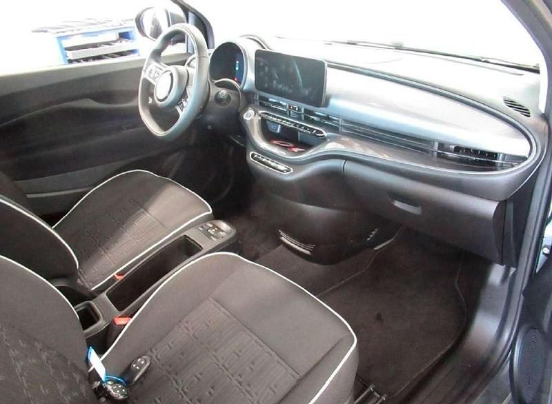 Gebraucht Fiat 500e 86 kW (118 PS) 2023 Grau Kleinwagen