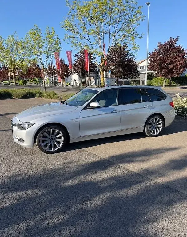Second-hand BMW 330 258 CP (189 kW) 2014 Argintiu Break