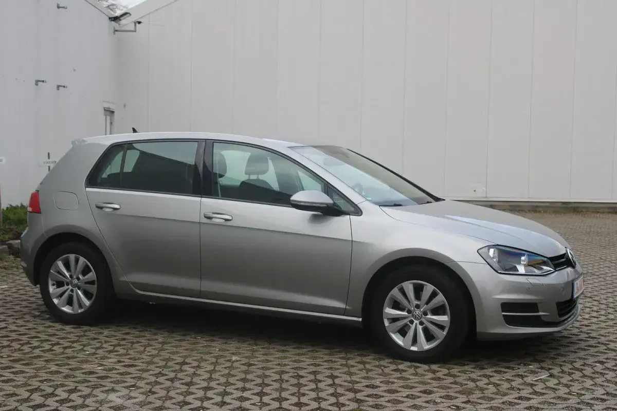 Gebraucht VW Golf VII Comfortline 125 PS (91 kW) 2017 Silber Limousine
