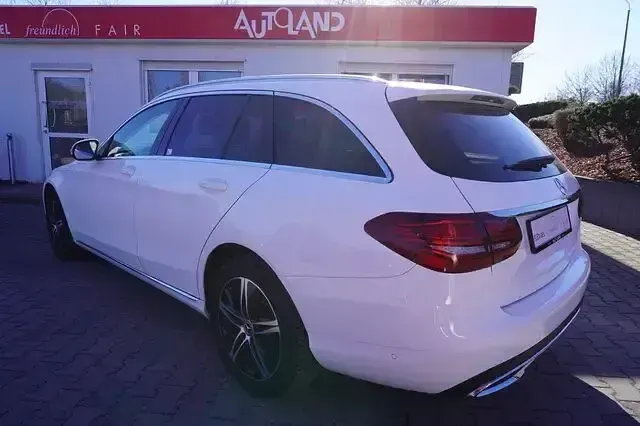 Gebraucht Mercedes C220 Avantgarde 194 PS (142 kW) 2020 Andere Kombi