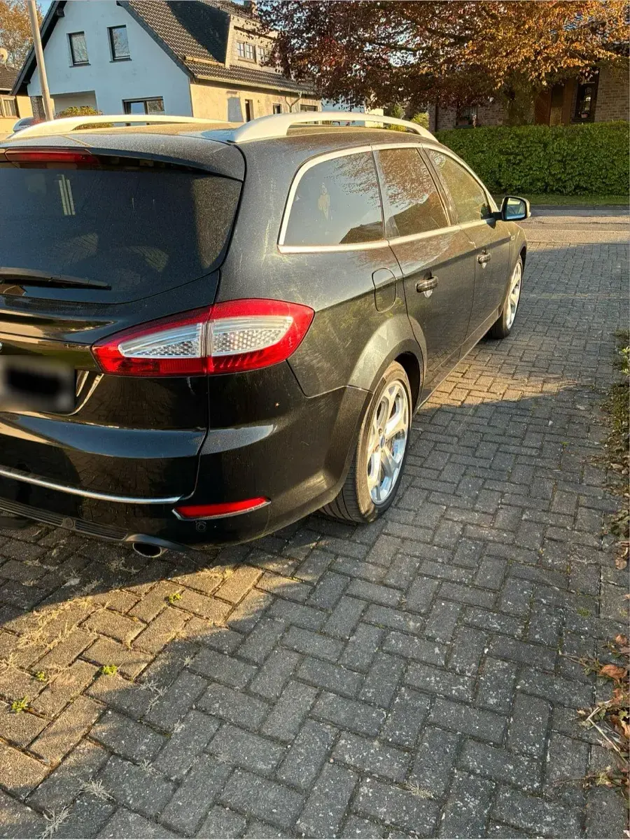 Gebraucht Ford Mondeo 200 PS (147 kW) 2011 Schwarz Kombi
