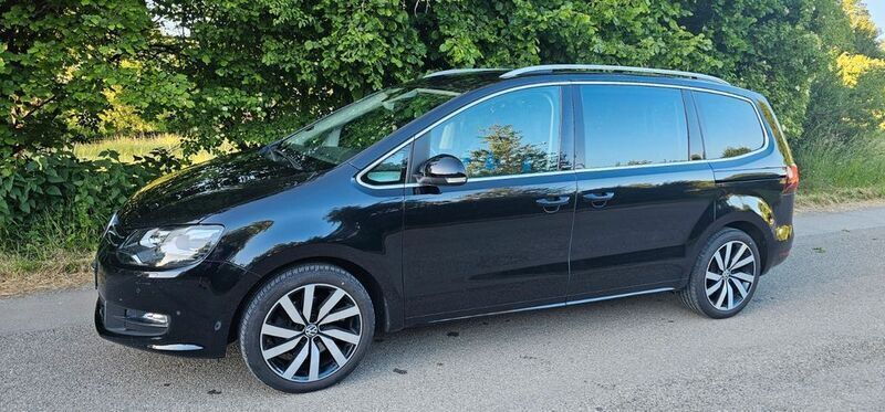 Schwarz Gebraucht 2017 VW Sharan Allstar Van / Kleinbus | 24.700 € (Etwas zu teuer) - Bild 1/4