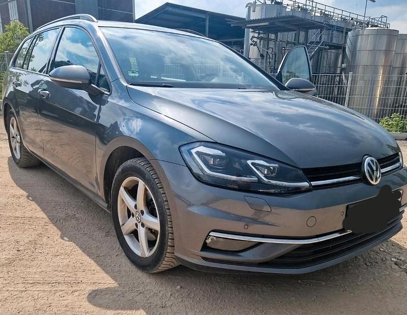 Grau Gebraucht 2017 VW Golf VII Kombi | 10.500 € (Guter Preis) - Bild 1/4