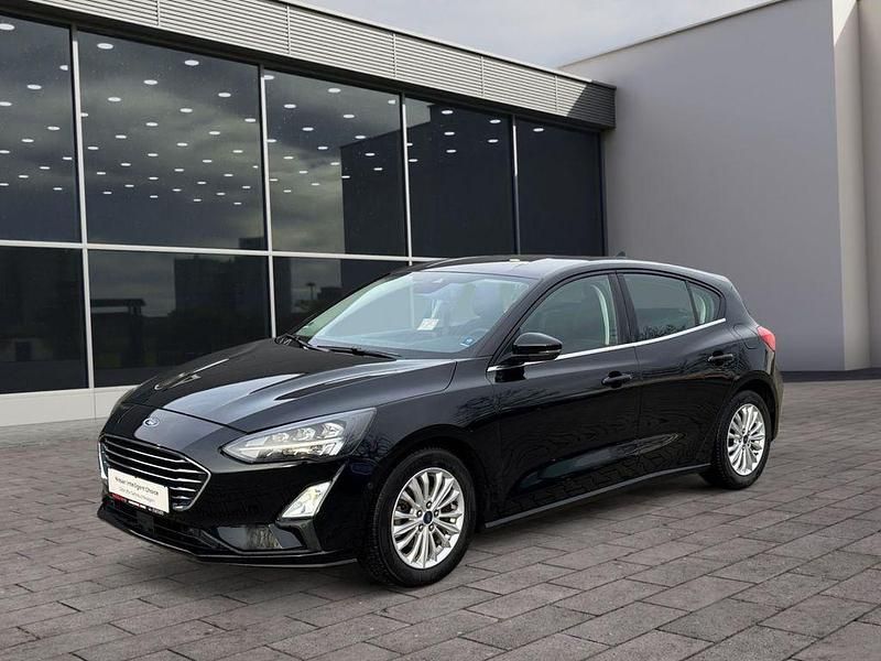 Gebraucht Ford Focus Titanium 120 PS (88 kW) 2020 Obsidianschwarz metallic Limousine