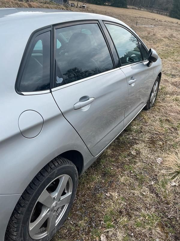 Gebraucht Citroën C4 120 PS (88 kW) 2012 Silber Limousine