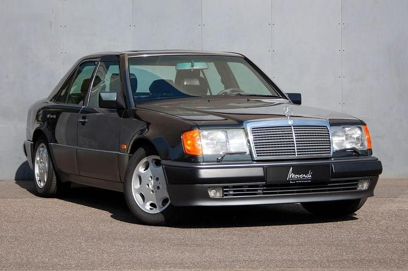 Schwarz Gebraucht 1992 Mercedes E500 Limousine | 64.900 € - Bild 1/4