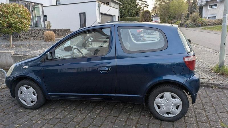 Gebraucht Toyota Yaris 86 PS (63 kW) 2002 Blau Limousine