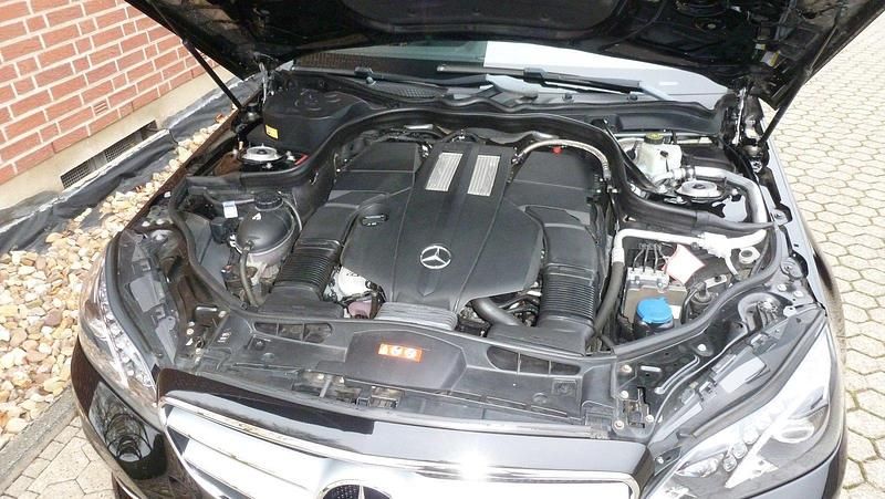 Second-hand Mercedes E400 333 CP (244 kW) 2015 Negru Break