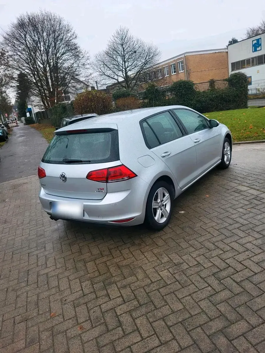Gebraucht VW Golf VII LOUNGE 150 PS (110 kW) 2015 Silber Kleinwagen