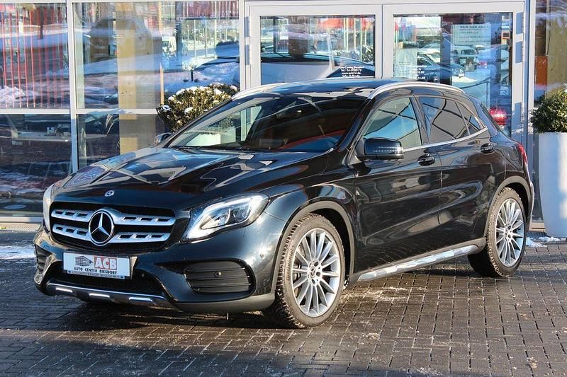 Gebraucht Mercedes GLA250 AMG 211 PS (155 kW) 2019 Kosmosschwarz (metallic) SUV