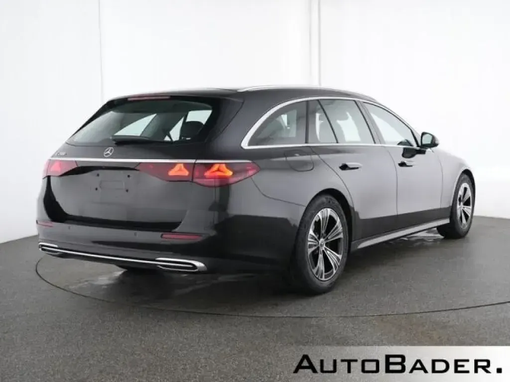 Gebraucht Mercedes 200 Avantgarde 204 PS (150 kW) 2025 197 lack obsidianschwarz (metallic) Kombi