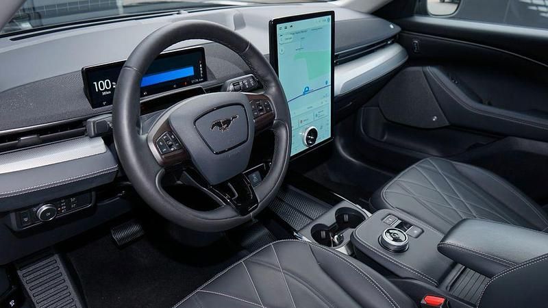 Gebraucht Ford Mustang Mach-E 197 kW (269 PS) 2021 Iridium schwarz mica SUV