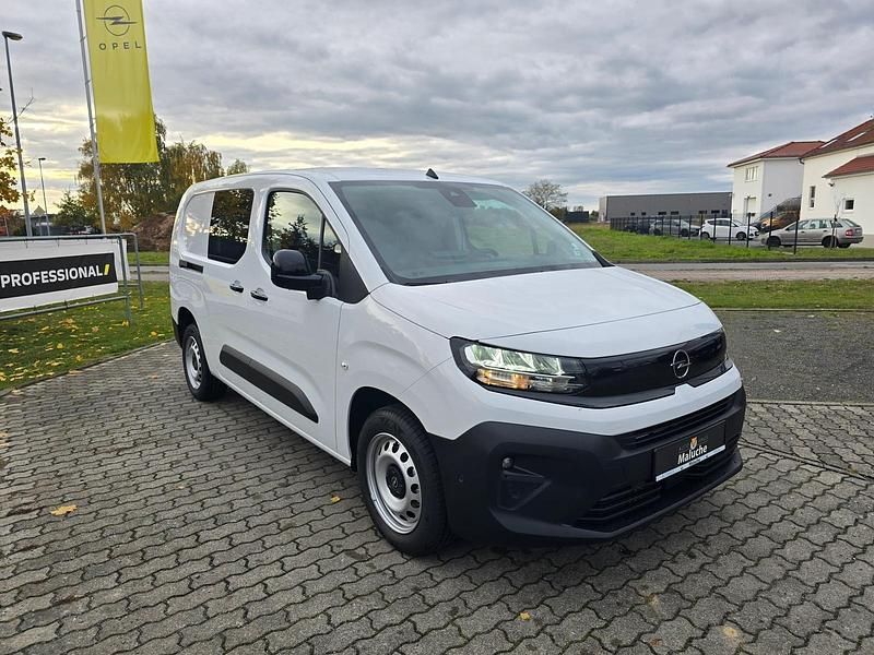 Neu Opel Combo 131 PS (96 kW) 2025 Lackierung weiss icy/typ aussenverkleidung spiegel flach standard Limousine
