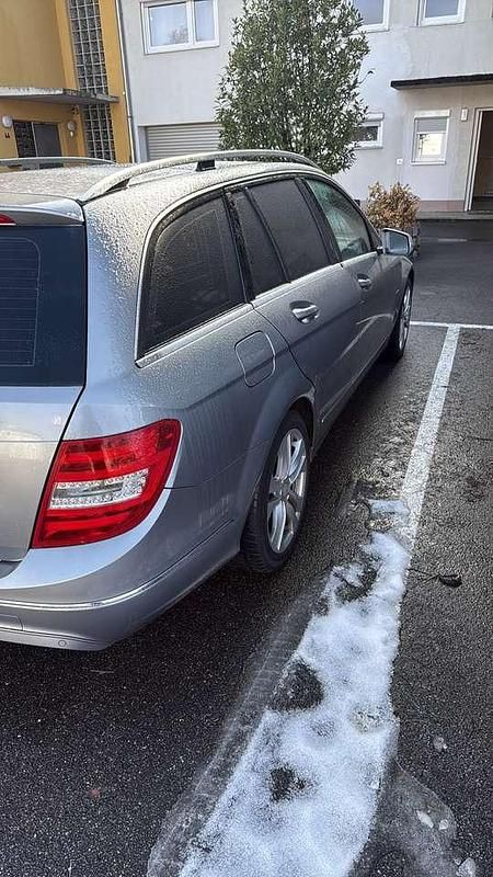 Gebraucht Mercedes C180 156 PS (114 kW) 2011 Grau Kombi