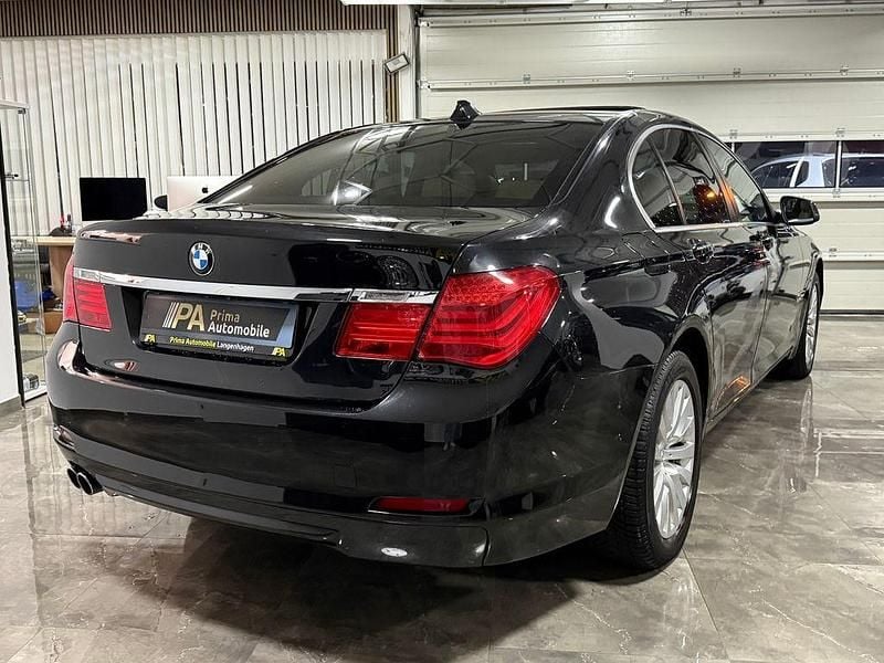 Gebraucht BMW 730 245 PS (180 kW) 2012 Saphirschwarz Limousine