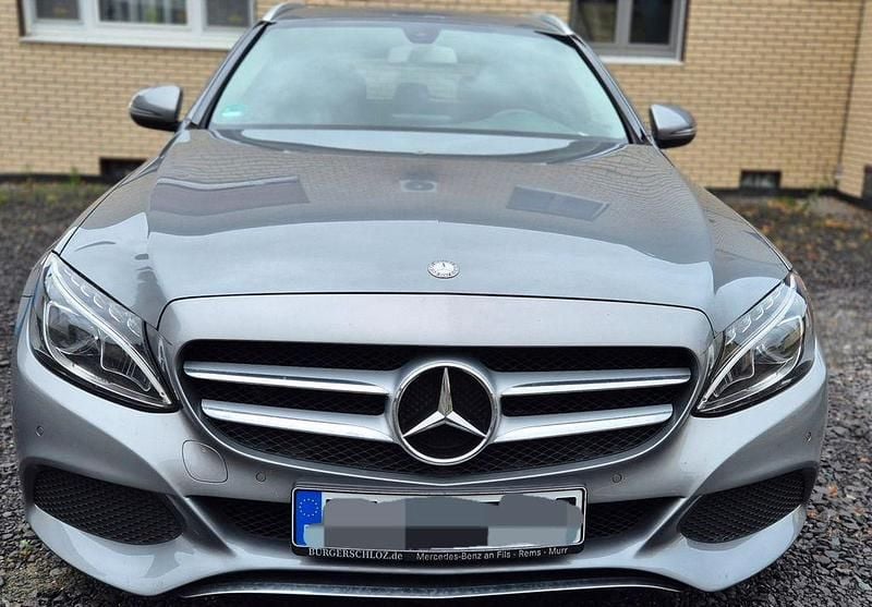 Grau Gebraucht 2015 Mercedes C220 Limousine | 16.000 € (Guter Preis) - Bild 1/4