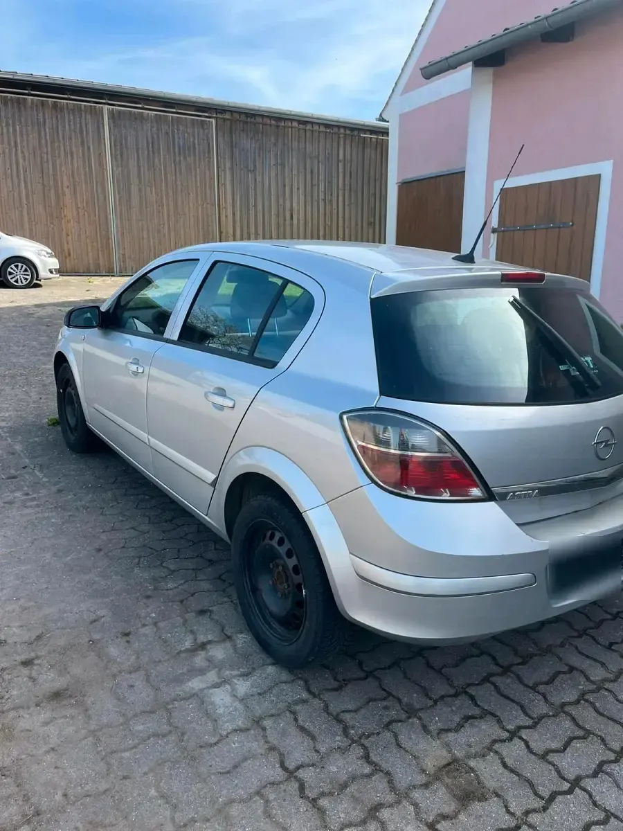 Gebraucht Opel Astra 105 PS (77 kW) 2007 Limousine