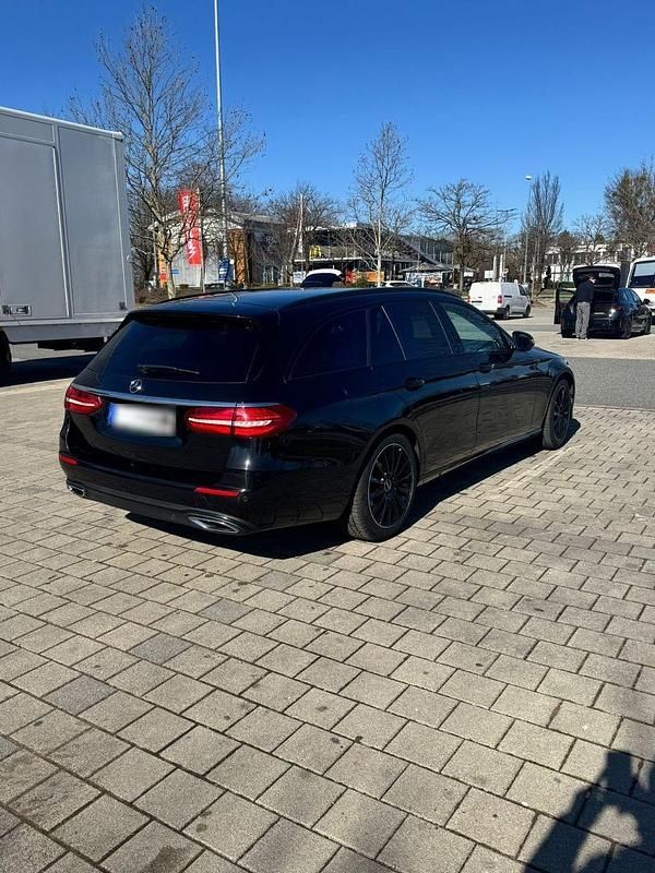 Gebraucht Mercedes E220 194 PS (142 kW) 2017 Schwarz Kombi