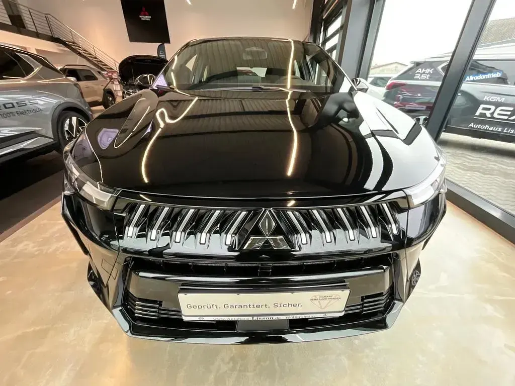 Neu Mitsubishi Grandis Diamant Edition 140 PS (102 kW) 2026 Schwarz SUV