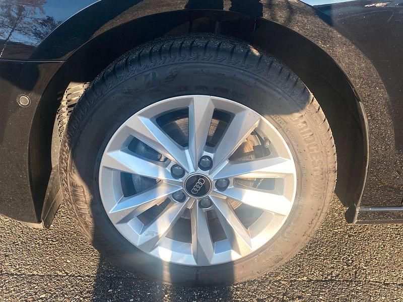 Gebraucht Audi A3 Basis 150 PS (110 kW) 2023 Brilantschwarz Limousine