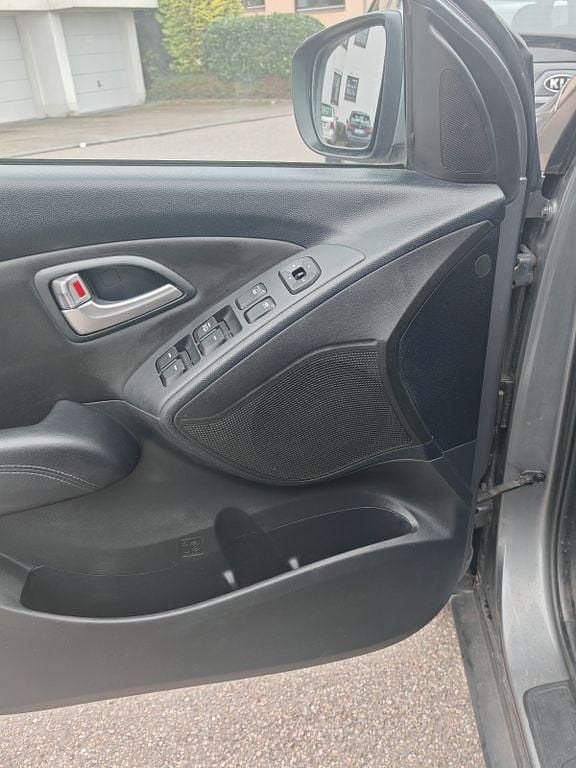 Gebraucht Hyundai ix35 Trend 135 PS (99 kW) 2012 Grau SUV