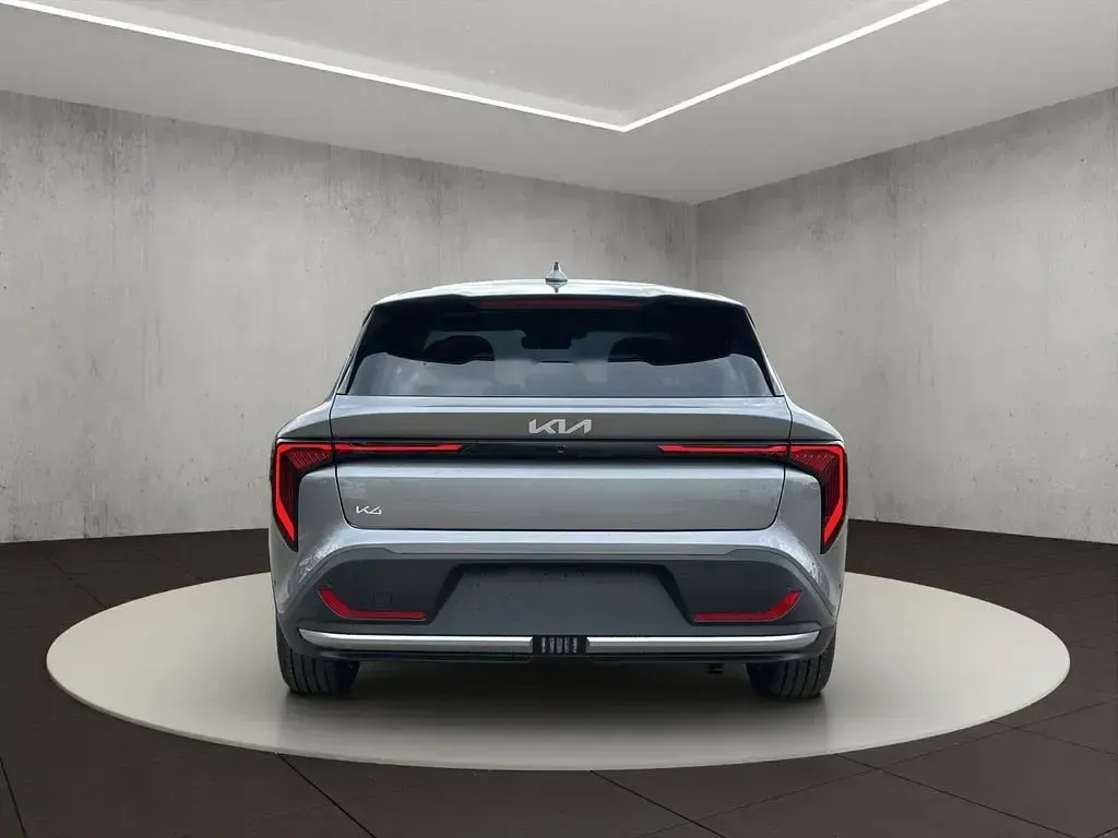 Neu Kia K4 150 PS (110 kW) 2026 Stahlgrau met. Limousine