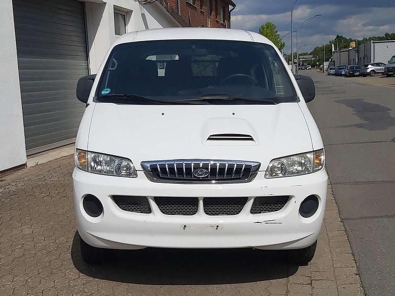 Noble white Gebraucht 2007 Hyundai H-1 Van / Kleinbus | 4.500 € (Superpreis) - Bild 1/4