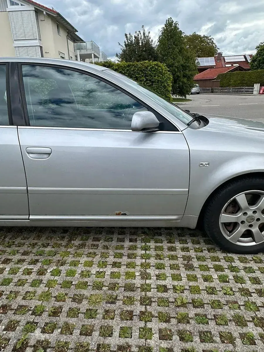 Usado Audi A6 179 HP (131 kW) 2003 Prateado Sedan