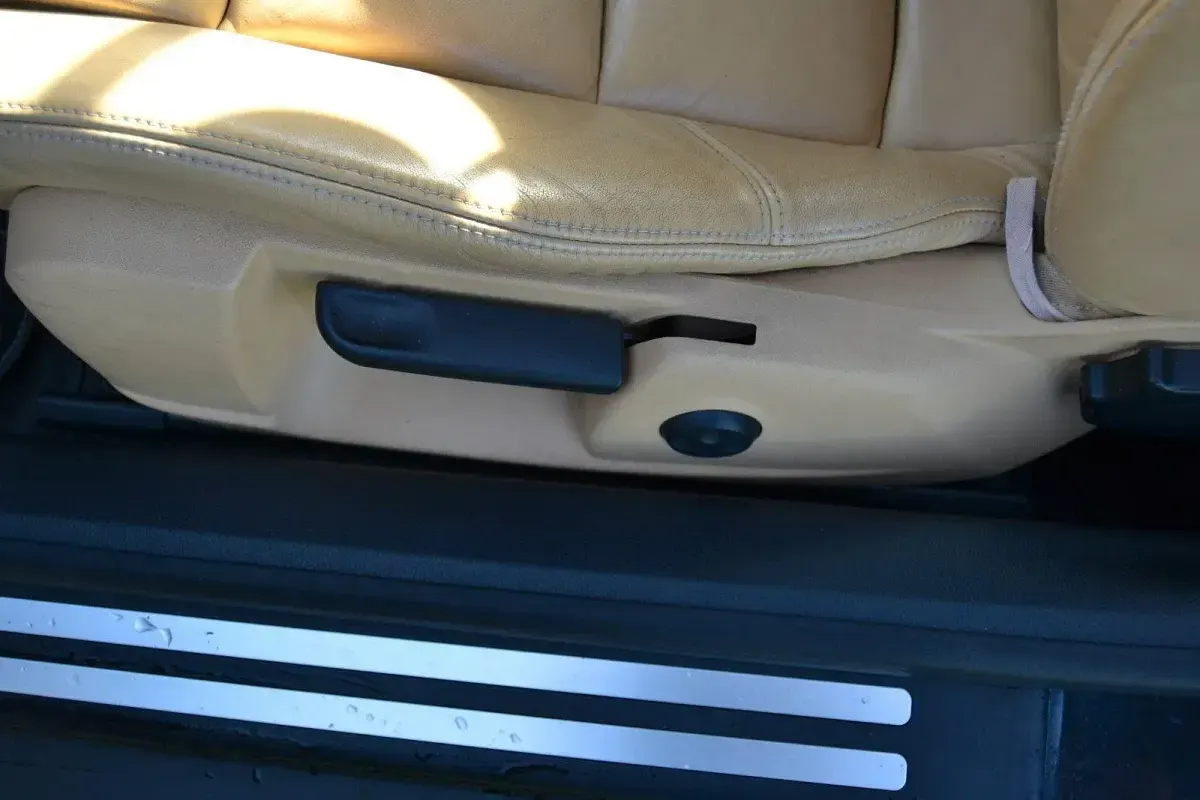Second-hand Audi Cabriolet 220 CP (161 kW) 2004 Negru Cabrio