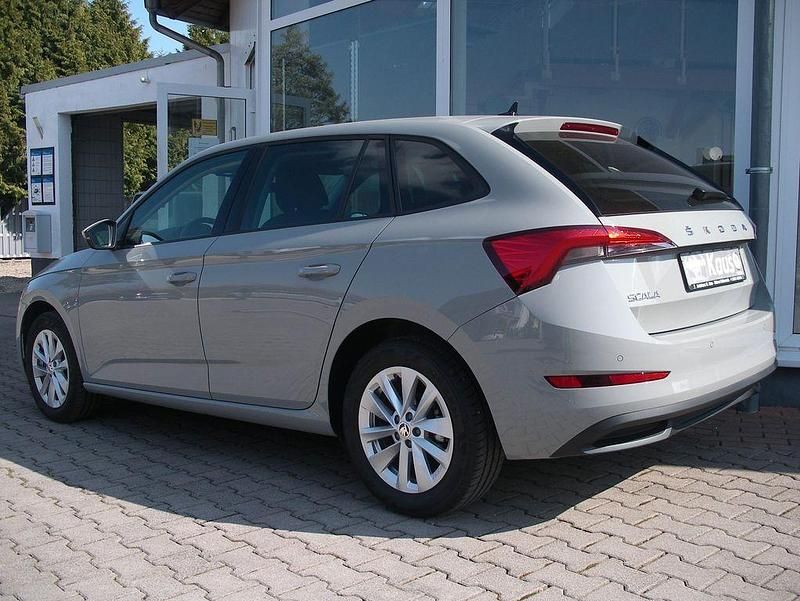 Gebraucht Skoda Scala Ambition 110 PS (80 kW) 2023 Grau Kleinwagen