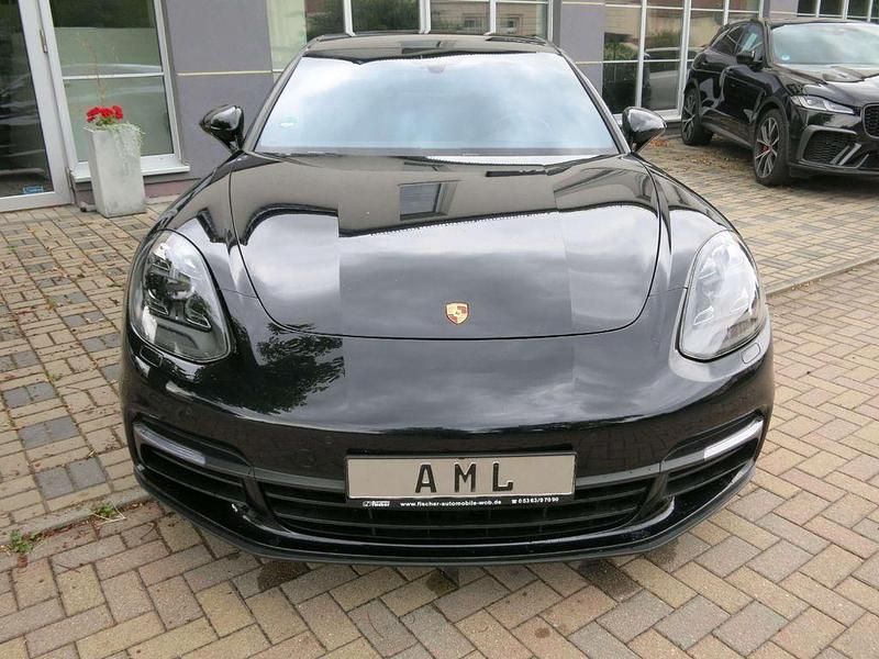 Gebraucht Porsche Panamera 421 PS (309 kW) 2017 Tiefschwarzmetallic Kleinwagen