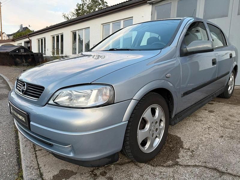 Silber Gebraucht 2000 Opel Astra Limousine | 1.700 € - Bild 1/4