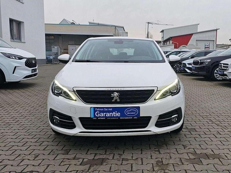 Gebraucht Peugeot 308 Active 131 PS (96 kW) 2022 Lack weiss banquise/deckende Limousine