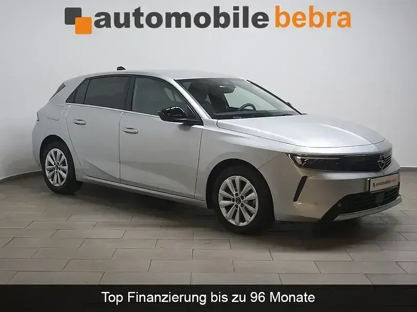 Używany Opel Astra Elegance 131 KM (96 kW) 2023 Srebrny Hatchback