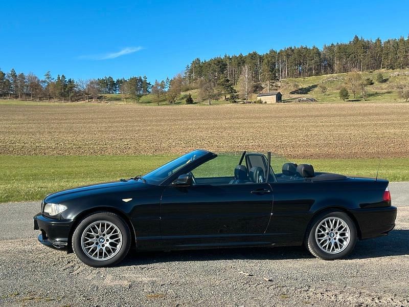 Gebraucht BMW 318 Cabriolet 150 PS (110 kW) 2006 Schwarz Cabrio
