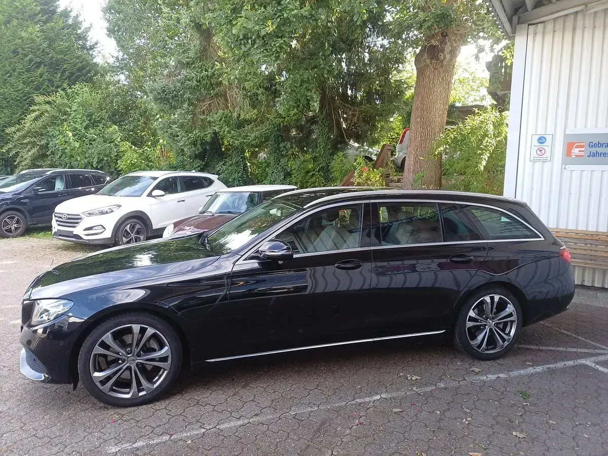 Gebraucht Mercedes E200 Avantgarde 184 PS (135 kW) 2018 Schwarz