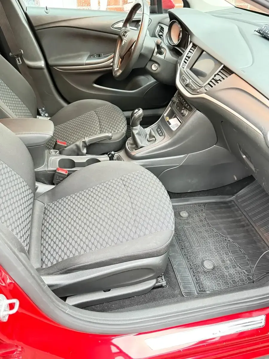 Gebraucht Opel Astra 145 PS (106 kW) 2019 Rot Limousine