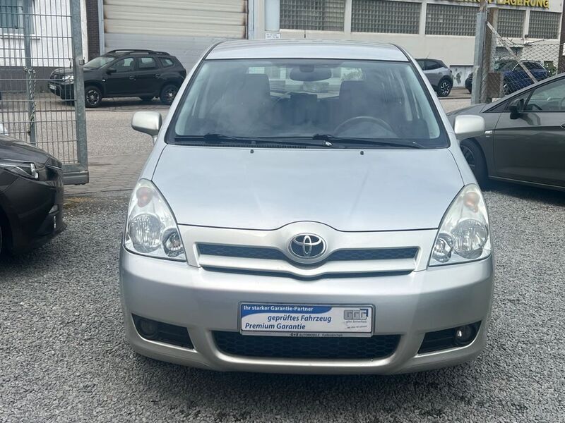 Silber Gebraucht 2005 Toyota Corolla Verso Sol Van / Kleinbus | 3.990 € (Fairer Preis) - Bild 1/4