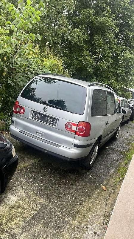 Gebraucht VW Sharan Trendline 116 PS (85 kW) 2006 Reflexsilber metallic Van / Kleinbus